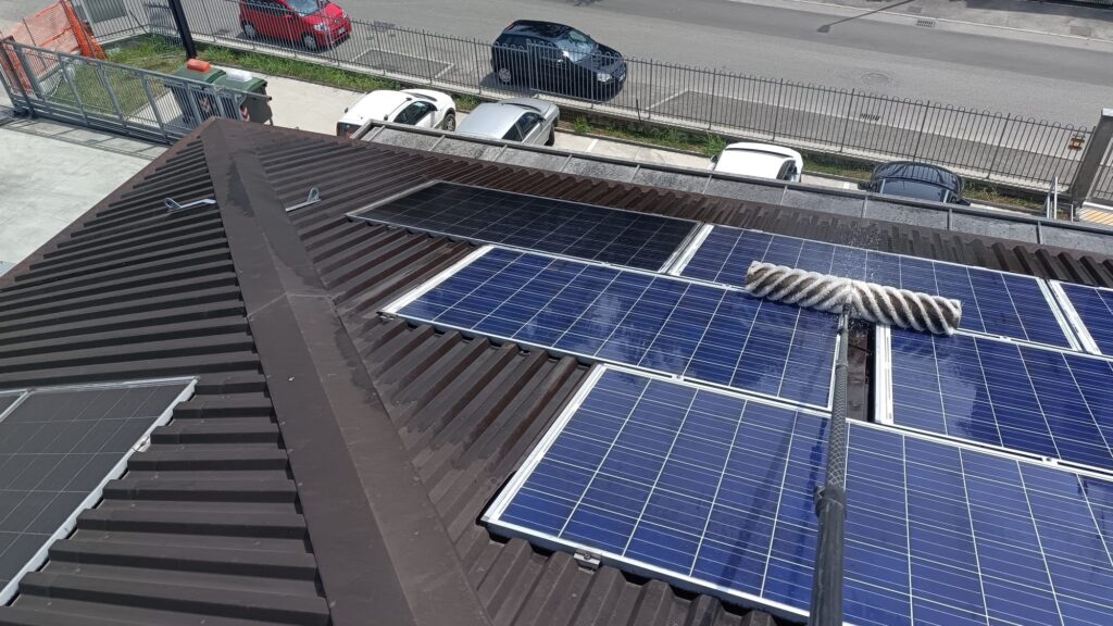 Lavaggio fotovoltaico: tutto quello che c’è da sapere per produrre di più
